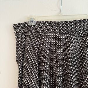 LOFT Geometric Skater Skirt Black and White Size M